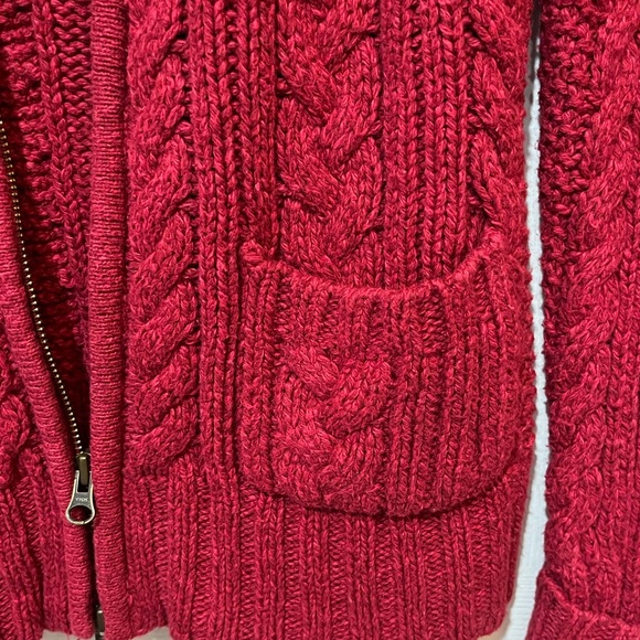 GAP cardigan dark red sweater. Double zipper….cuffed sleeves. Size M. Pockets. - Picture 10 of 13